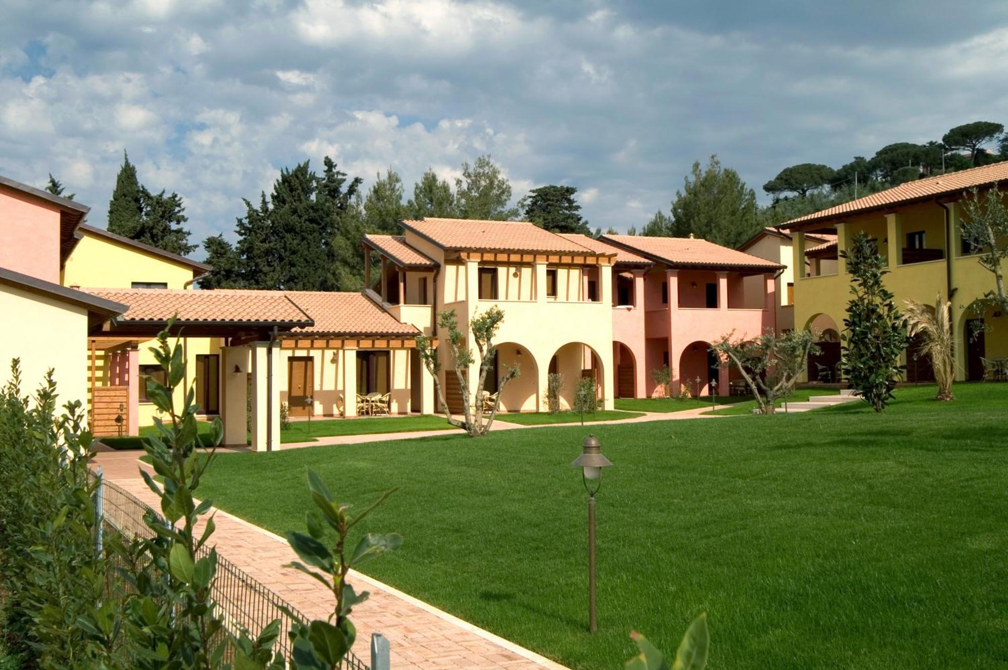 Le Corti Del Sole Residence Venturina Terme Eksteriør billede