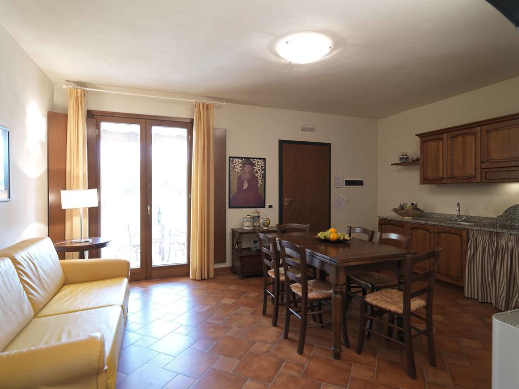 Le Corti Del Sole Residence Venturina Terme Eksteriør billede