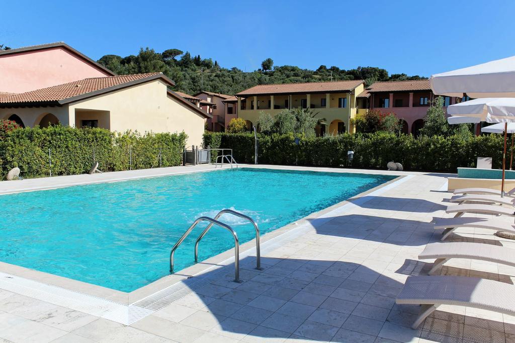 Le Corti Del Sole Residence Venturina Terme Eksteriør billede
