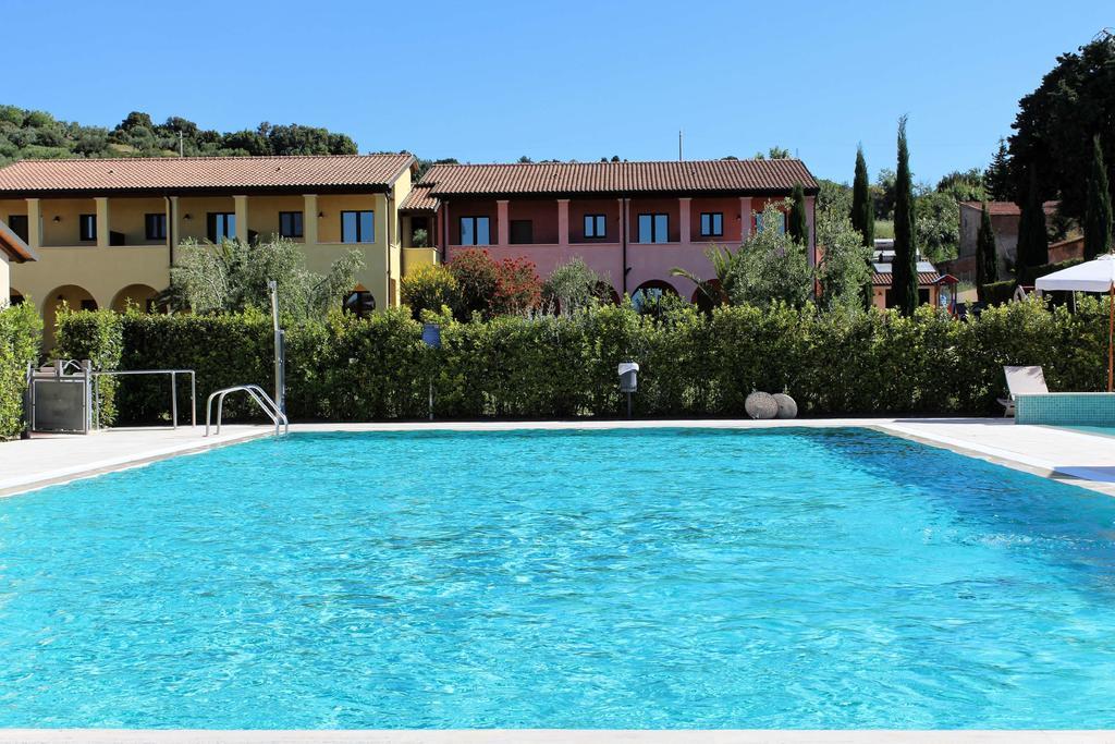 Le Corti Del Sole Residence Venturina Terme Eksteriør billede