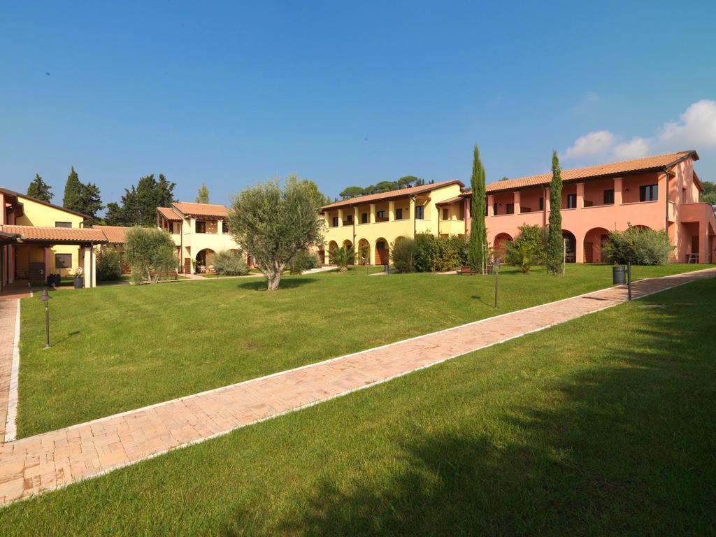 Le Corti Del Sole Residence Venturina Terme Eksteriør billede